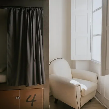 Black Swan Ostello *