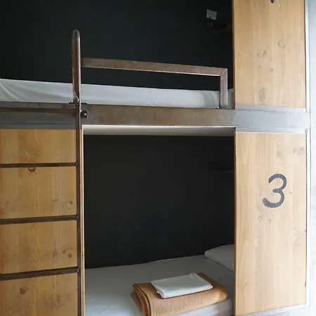 Hostel Black Swan Sevilla