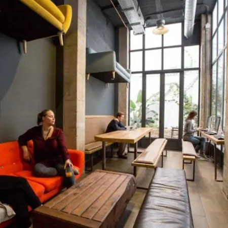 Hostel Black Swan Sevilla