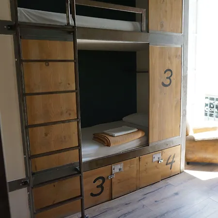 塞维利亚黑天鹅青年旅馆 * 塞维利亚